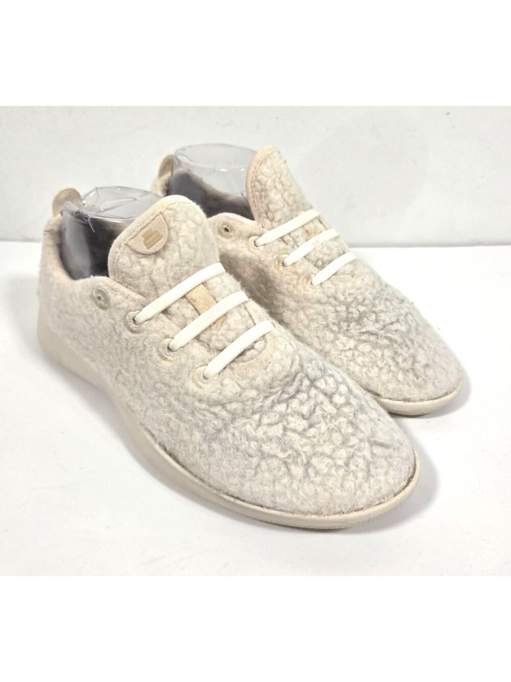 Allbirds Women's Wool Runner Fluffs Running Shoes White size 9
